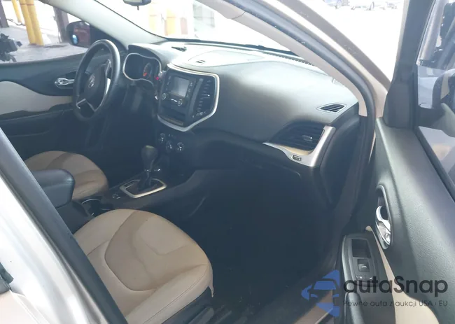 1C4PJMAB8FW541063: 44332283