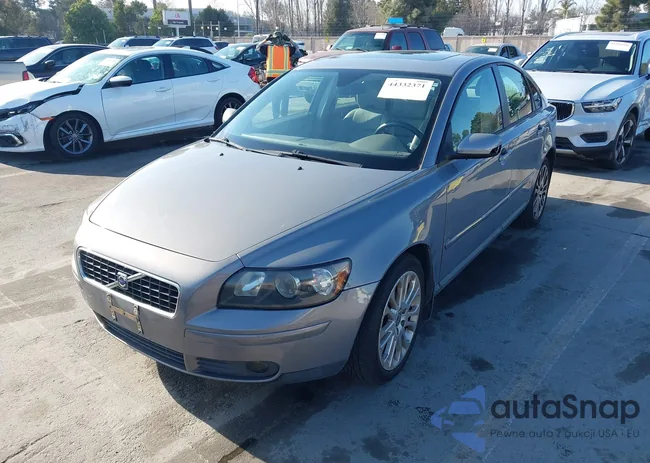 YV1MS382462152700: 44332371