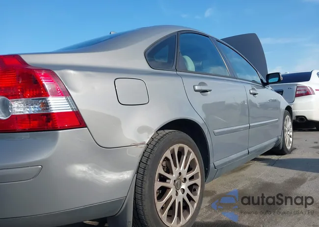 YV1MS382462152700: 44332371