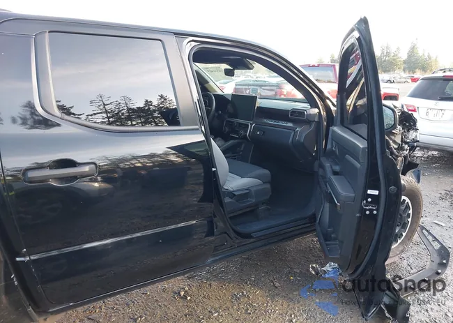 3TYLE5JN2RT023798: 44332409