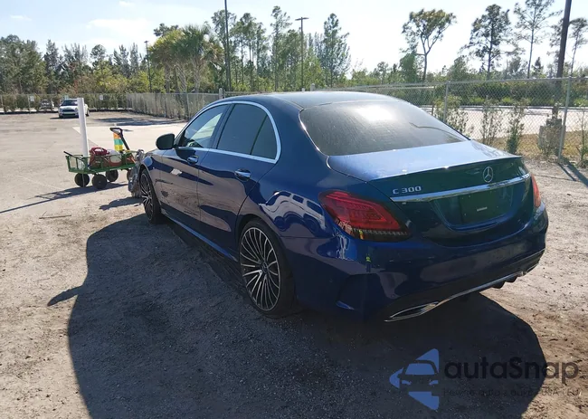 W1KWF8DB1MR618051: 44332452