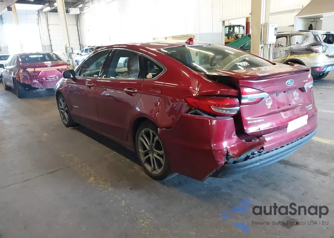 3FA6P0RU9KR252527: 44331596