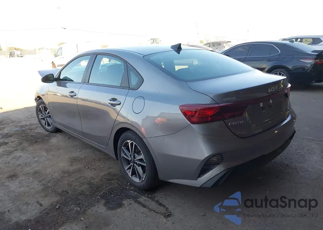 3KPF24AD1RE752338: 44331645