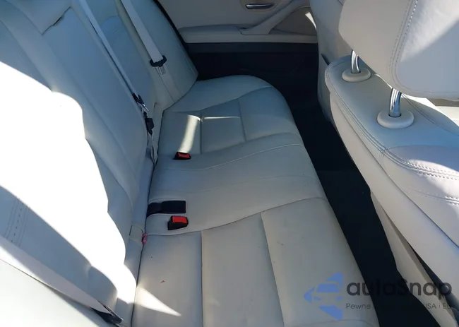 WBA5B1C59FG128702: 44331853