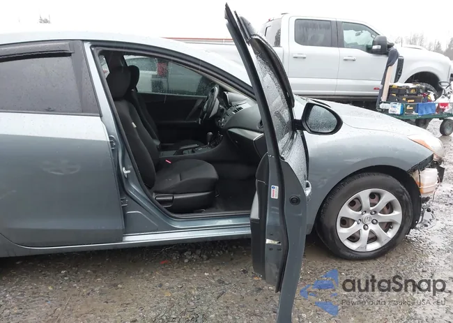 JM1BL1UG8C1552793: 44331919