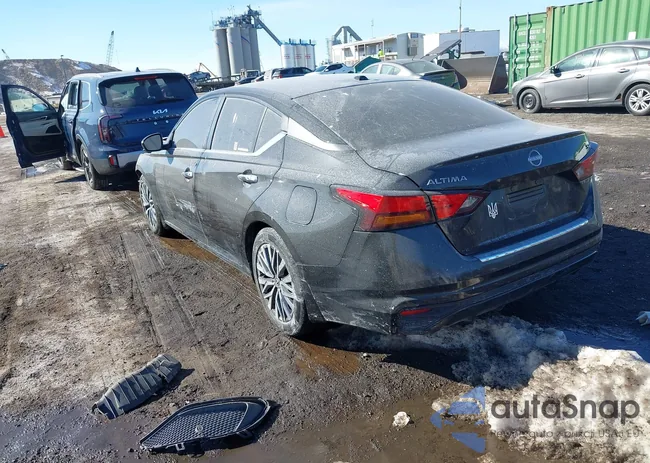 1N4BL4DV6PN401780: 44333070