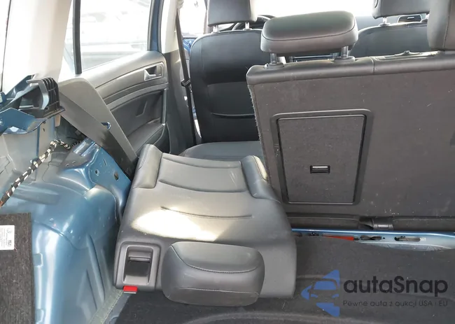 3VWM17AU6KM516109: 44333078