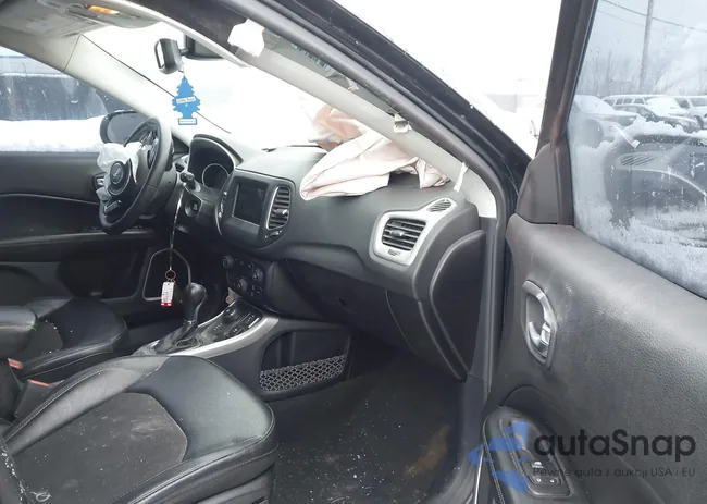 3C4NJDBB8LT251817: 44333088