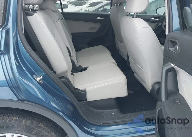 3VV2B7AX3KM083903: 44332842