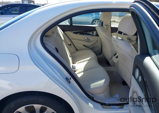 WDDZF4JB5KA558233: 44334062