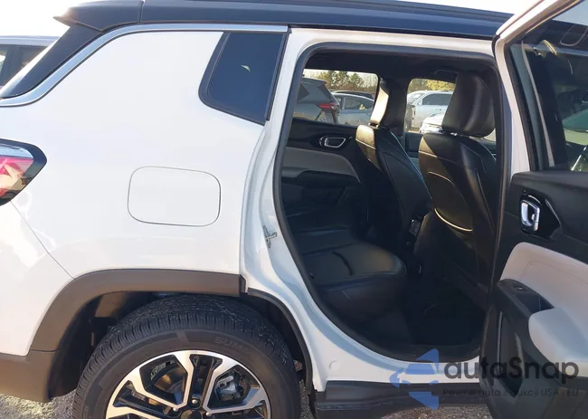 3C4NJDCN1RT609504: 44334086