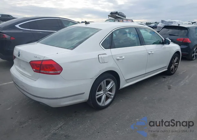 1VWCT7A38EC081676: 44334333