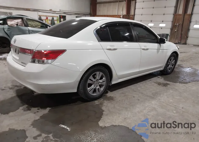 1HGCP2F6XBA021601: 44334334