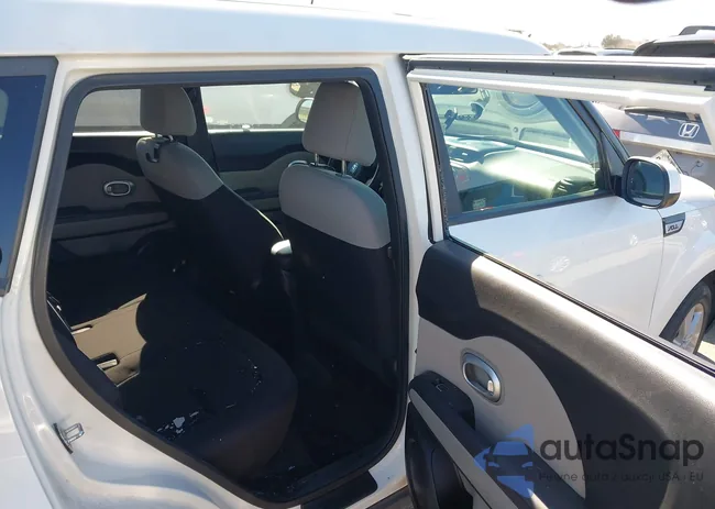 KNDJN2A22J7542632: 44333863