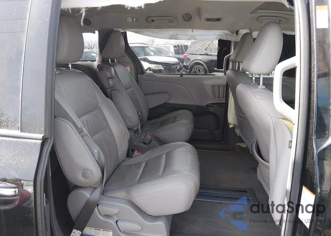 5TDYZ3DCXJS918058: 44335115