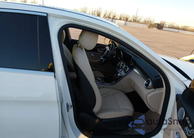 W1KWF8DB1MR647193: 44335218