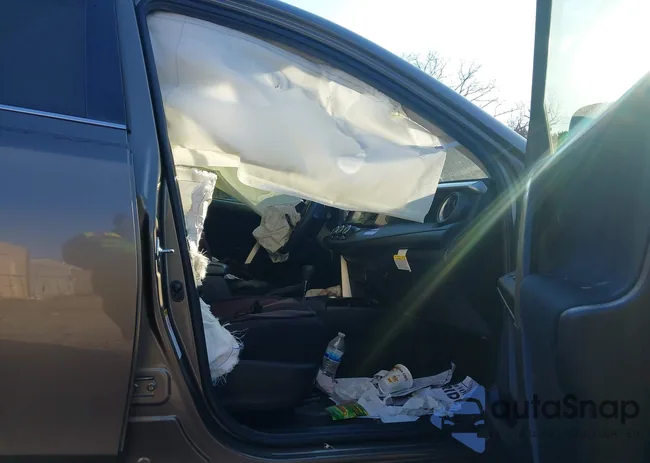 JTMZFREV4FD053915: 44335274