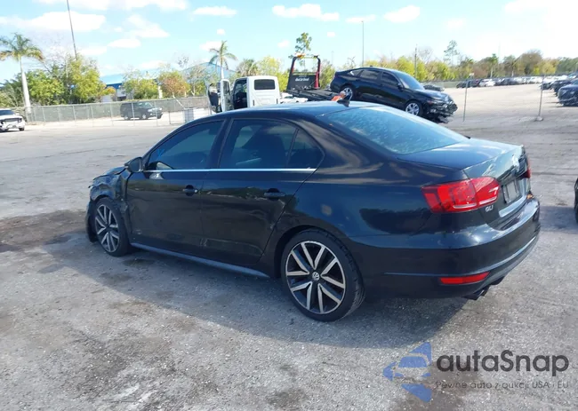 3VW5T7AJ3DM285046: 44335406