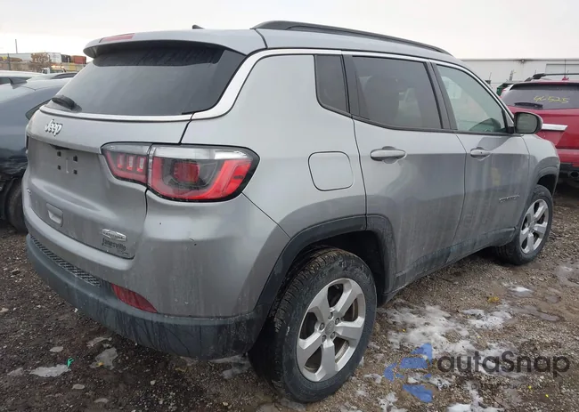 3C4NJDBBXJT112222: 44335428