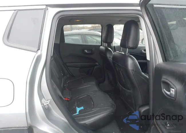 3C4NJDBBXJT112222: 44335428