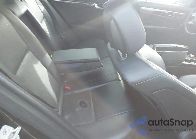 WDDGF8AB2DA819092: 44335444