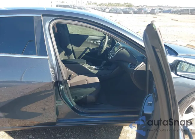 1G1ZB5ST5LF015710: 44334634