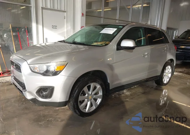 4A4AR3AU2FE001863: 44334666