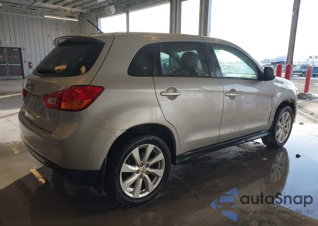 4A4AR3AU2FE001863: 44334666