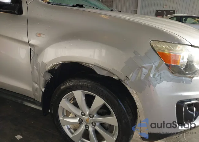 4A4AR3AU2FE001863: 44334666