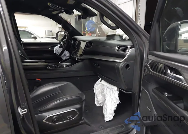 1C4SJSBP9PS542577: 44334685