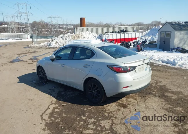 3MYDLBYV8LY716743: 44334699