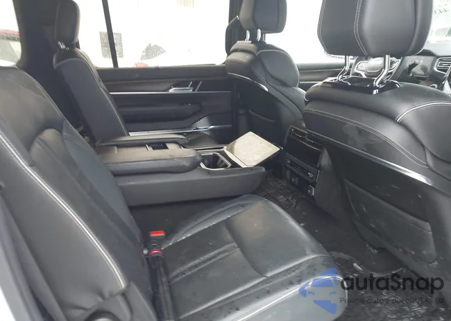 1C4SJVFP9PS501121: 44334700