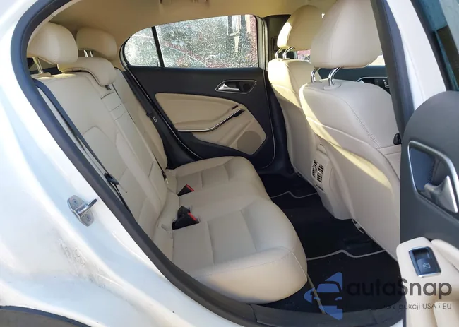 WDCTG4EB6JJ483476: 44335962