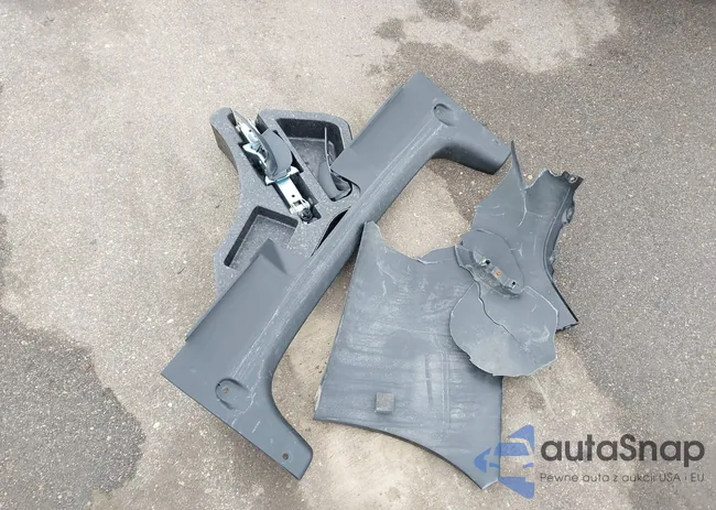 JN1BV7AR5FM402486: 44336053