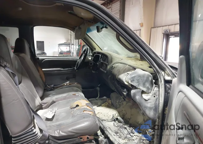 3B7KF22Z2WG162442: 44336447