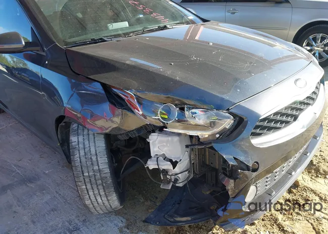 3KPF24AD1ME359271: 44335762