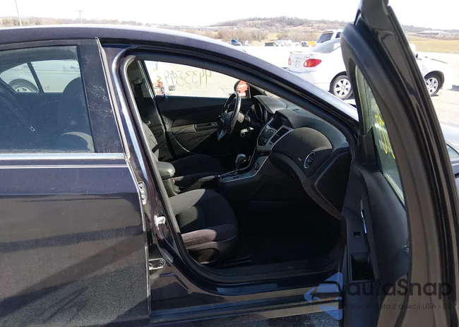 1G1PC5SB1E7196474: 44335943