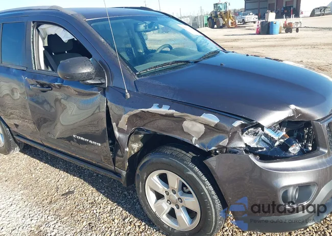 1C4NJCBB3HD102982: 44337063