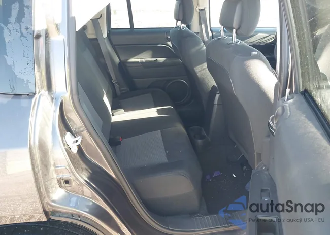 1C4NJCBB3HD102982: 44337063