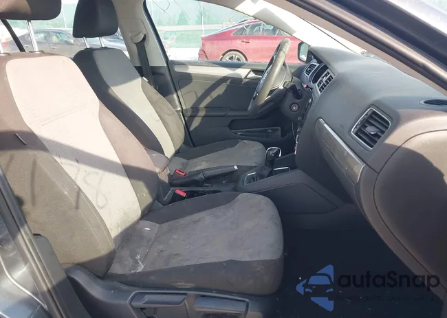 3VW2B7AJ5JM263678: 44337178