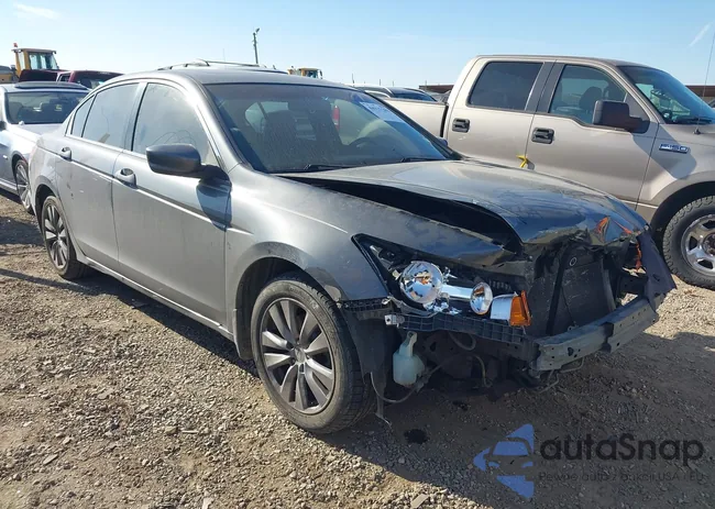 1HGCP2F81BA018880: 44337203