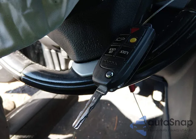 YV4952CZXE1690305: 44337309