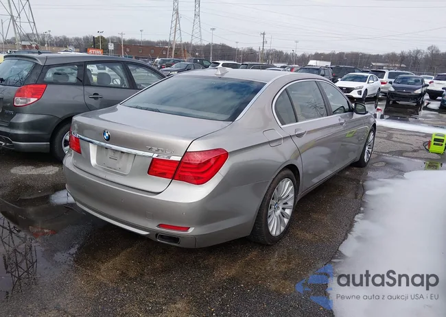 WBAKB83569CY59496: 44337403