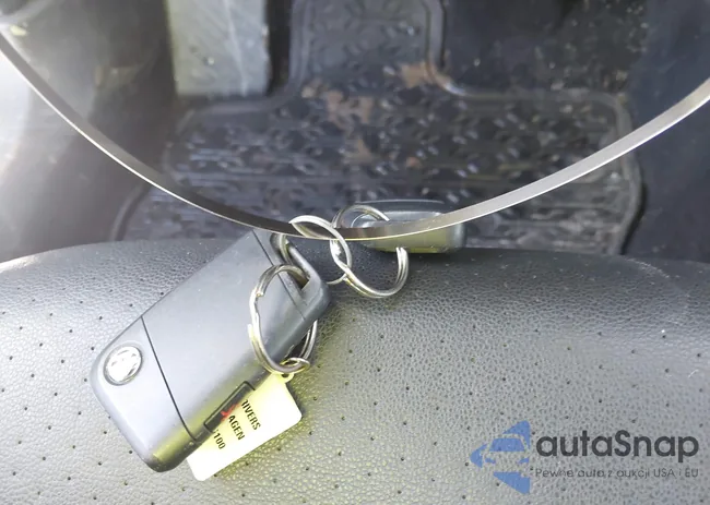 3VWCB7BU0LM032025: 44337423