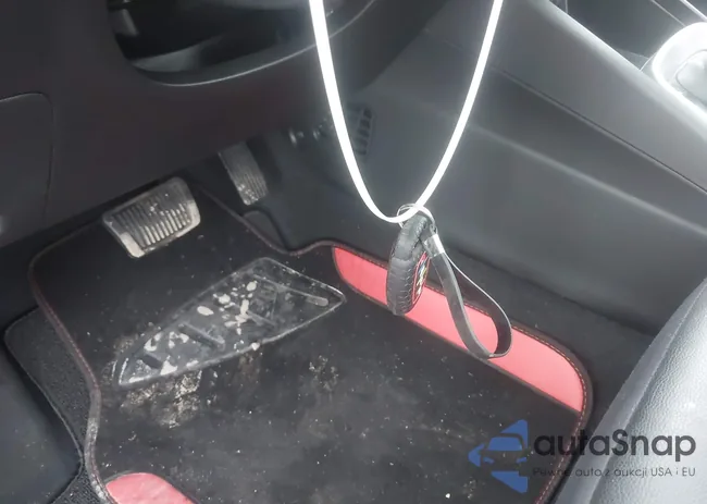 KMHRC8A3XRU330123: 44337532