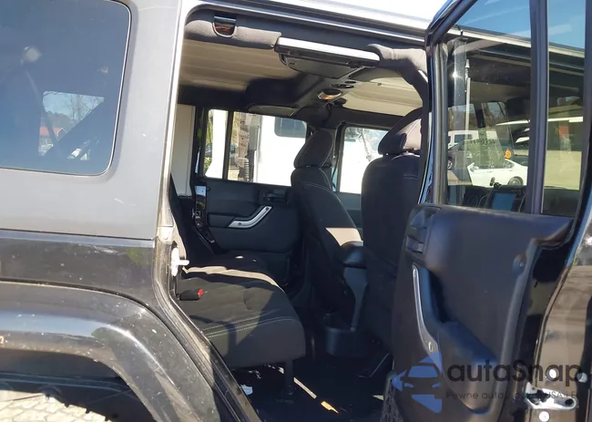 1C4BJWEG0FL651778: 44338037