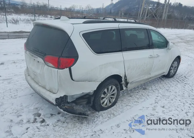 2C4RC1BG1HR691992: 44338313