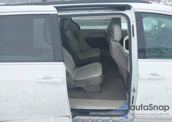 2C4RC1BG1HR691992: 44338313