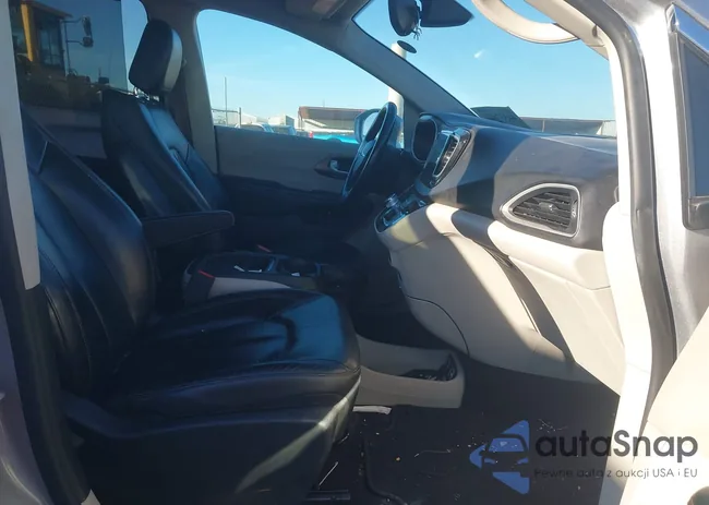 2C4RC1BG8HR816082: 44337590