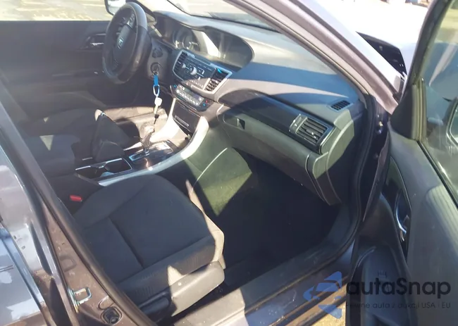 1HGCR2F30HA003049: 44337745